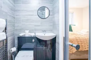 Seascape Retreat - 3 Bedroom Flat - Porthcawl - Image 2