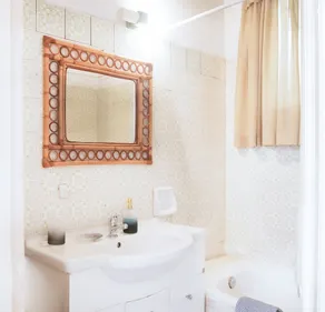 Best House, Marina Home, Athens Avenue, Patra - Image 5