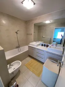 Bruxelles, lussuoso e spazioso appartamento con piscina molto ben posizionato - Image 2