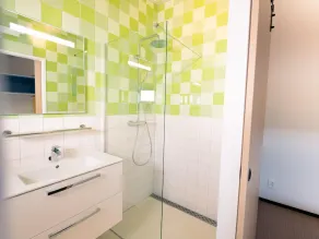 Luxury Lodge, 2 Bathrooms, Near the Sea - Image 3