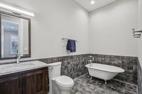 Private Heated Pool & Hot Tub- Steps to St Armands Circle & Walk to Lido Beach! - Image 5