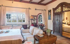 Stunning Home In El Garrobo - Image 5