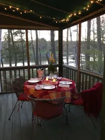 600' of Waterfront Chauncey Creek House, fenced yard, office, walk to the beach - Image 3