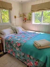 Unique Little Island Cottage Getaway with Stunning Views. - Image 2