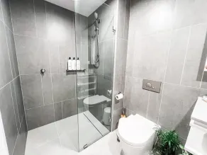Luxury Apartment in Canberra CBD - Image 4