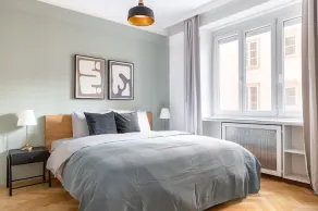 Historic Innere Stadt 2BR w/ Elevator, nr metro Stebentor, by Blueground - Image 5