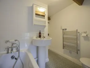 VIRGINIA COTTAGE, family friendly, with open fire in Whitsand Bay - Image 4