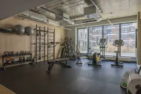 Spacious Apartment | Gym, Sauna and Parking - Image 2