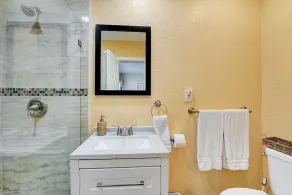 PHENOMENAL FUN DOWNTOWN DELRAY SPACIOUS HOME / W / OPVARMET POOL / TIKI HUT / NEAR BEACH - Image 4