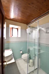 Guest House in Villa with pool, terrace, walks, 10 min. Siena, Chianti. - Image 3