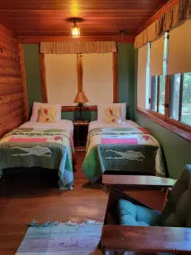 Classic Northwoods Cabin Experience Awaits You - Image 4