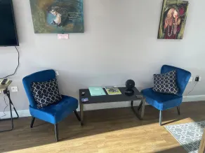 Immaculate 1-bed Studio With Outside Patio - Image 2