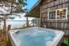 Historic lodge, new wing, ocean-front, private beach, kayaks, hot tub, and more! - Image 2