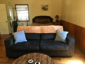 Red Oak Getaway - Image 3
