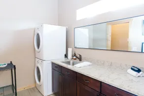 Treeline at Roslyn Ridge is the coziest spot where guests can relax, enjoy community amenities and bask in their home away from home! Guests are welcomed with a gift basket with a bottle of wine and goodies, a private hot tub, fire pit & more - Image 2