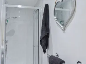 Alojamiento de 3 habitaciones en Stanhope - Image 3