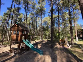 Family Getaway in the Pines - Image 2