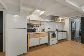 Charming Avenue Guest House - Image 5