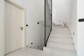 Modern 300m2 Villa - King Beds & Leisure Zone - Image 2