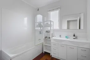Amazing Home By Beach - Aircon-ed  - Image 3