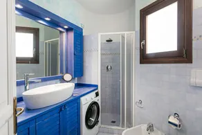 Central Apartment with Garden, Terraces & Wi-Fi Near Beach - Image 3