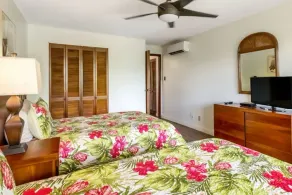Kauai Beach Villas, Walk to beach, FREE PARKING - Image 3