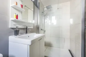 Cute affordable 1-br minutes from Cannes Center - Image 2