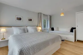 The entire premium 4 star boutique house in a quiet, safe and green environment - Image 5