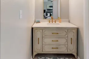 stylish townhome, sleeps 8, pet friendly - Image 4