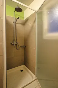 T2 ALIVU dans une villa au calme, avec piscine et grand jardin - Image 4