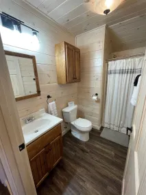 Hummingbird Limit 3 1 Bedroom Cabin - Image 2