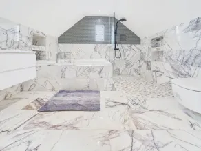 Green Hat Stays - Chepstow - Harvax House - Image 4