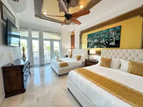 LUXURY WATERFRONT 6BR/5BA HOME - PRIVATE BOAT DOCK/POOL/HOT TUB/HOME THEATER - Image 2