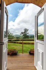 1 Bed in Shute oc-jbretr - Image 5
