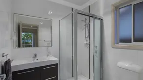Ocean Beach Holiday House - Image 4