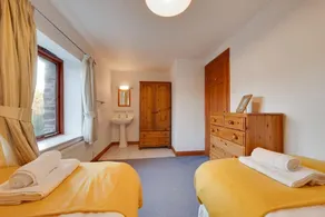 4 Bed in Slapton oc-bc2186 - Image 3