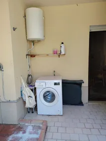 Vacker 3 sovrum med stor privat uteplats och trädgård - Image 3