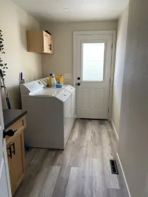 Beautiful home in downtown Goldendale - Image 3
