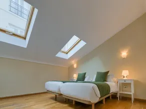 Central bright and cozy penthouse for 4 people - Image 5