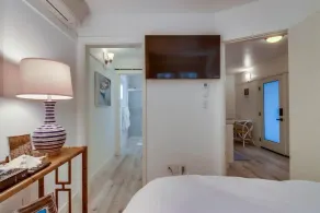 Steps to Ocean & Bay * Remodeled * A/C - Image 4