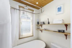 Apartment in Brighton Near the Beach - Image 3