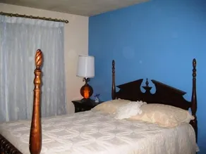 SUNseekers Getaway  2BR/1BA for 2-4 guests. Close to golf and rec centers - Image 3