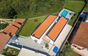 Gorgeous home in Burici - Image 2
