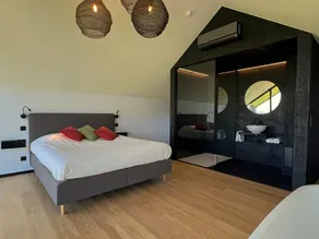 Amazing Lodge With Shared Pool - Image 5