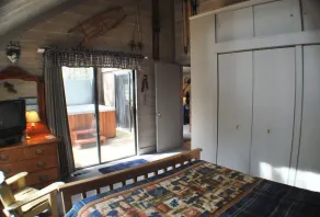 Come Enjoy This Cabin In The Woods, Hot Tub & Pet Friendly, 8 SHARC PASSES! - Image 5
