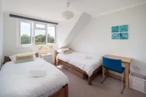 Homely, Elegant 3 bed property in the seaside village of Bembridge - Image 3