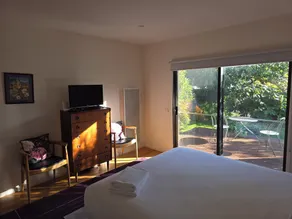 Casa moderna, com vistas fabulosas e horta, todos perto da praia. - Image 4