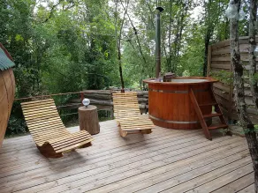 Unusual accommodation: Barrel with bathroom, terrace and private Nordic bath - Image 5