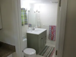 Seaview Ave Cottage Grand jardin privé, rénové en 2014, à 10 minutes à pied des plages - Image 3