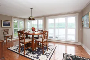 Logement de luxe surplombant le lac Otsego avec front de mer privé. 11 chambres. - Image 3